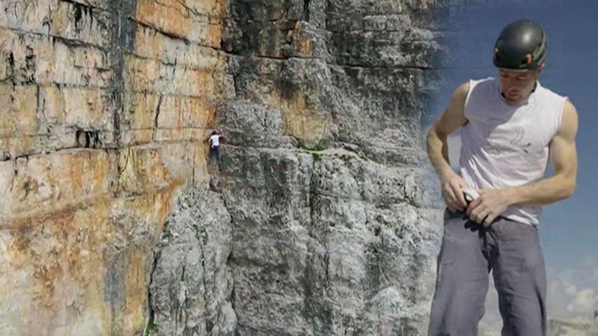Dani Arnold hace historia en Los Alpes: Escala los 550 metros sin cuerdas en menos de 47 minutos Dani Arnold hace historia en Los Alpes: Escala los 550 metros sin cuerdas en menos de 47 minutos