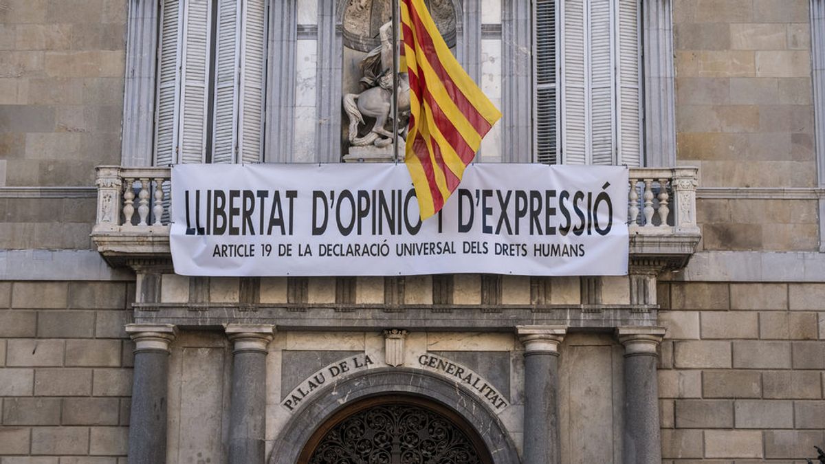 “Libertad de opinión y expresión”: la Generalitat, de vuelta con las pancartas