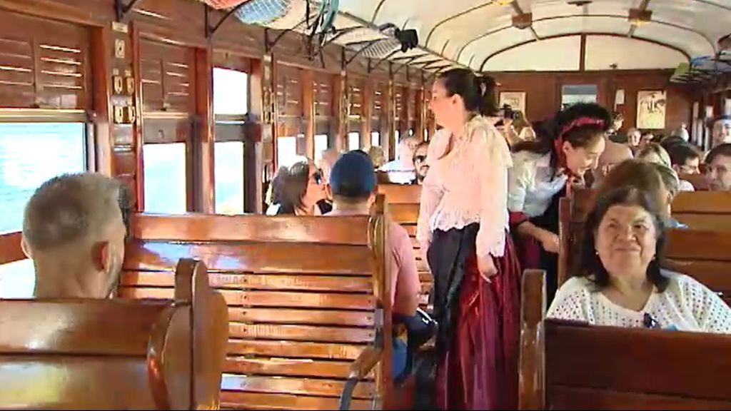El tren de la fresa que recrea el segundo trayecto de la historia del ferrocarril español comienza su temporada