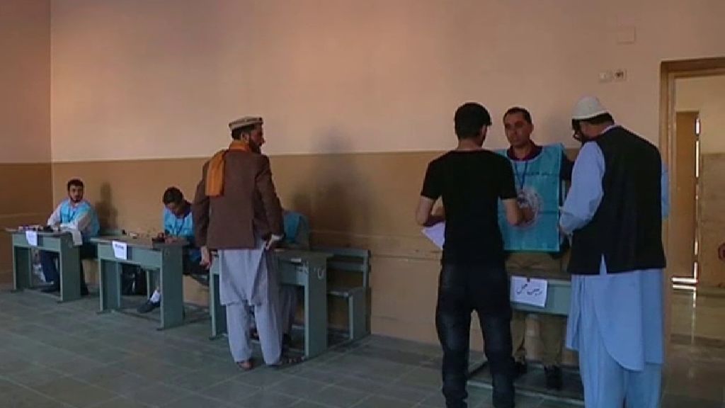 Afganistán celebra elecciones presidenciales en alerta máxima por violencia
