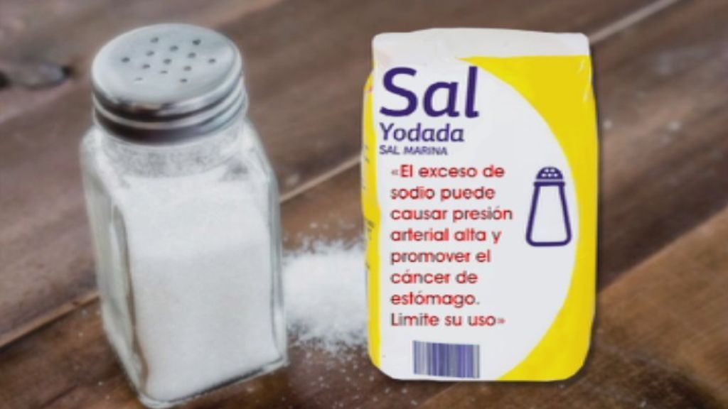 Expertos piden etiquetas en los paquetes de sal que adviertan de los riesgos de su consumo para la salud