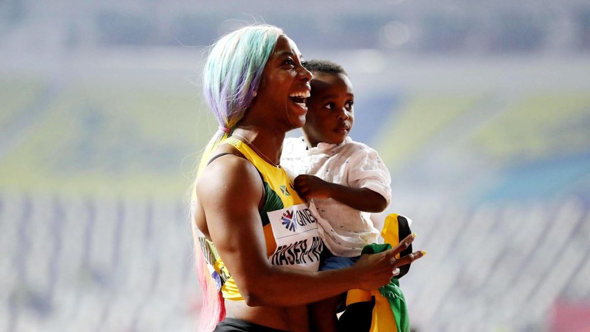 La mamá más rápida del mundo: Shelly-Ann Fraser Pryce ganó el oro en los mundiales de Doha tras haber dado a luz hace dos años. La mamá más rápida del mundo: Shelly-Ann Fraser Pryce ganó el oro en los mundiales de Doha tras haber dado a luz hace dos años.