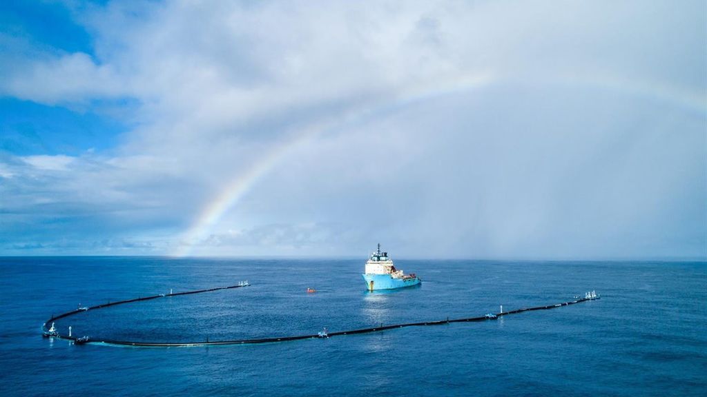 Un prototipo empieza a limpiar la 'isla de plástico' del Pacífico