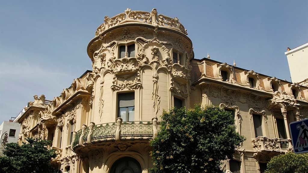 Desbandada en la SGAE: Almodóvar y Bayona entre los 120 cineastas que se marchan Desbandada en la SGAE: Almodóvar y Bayona entre los 120 cineastas que se marchan