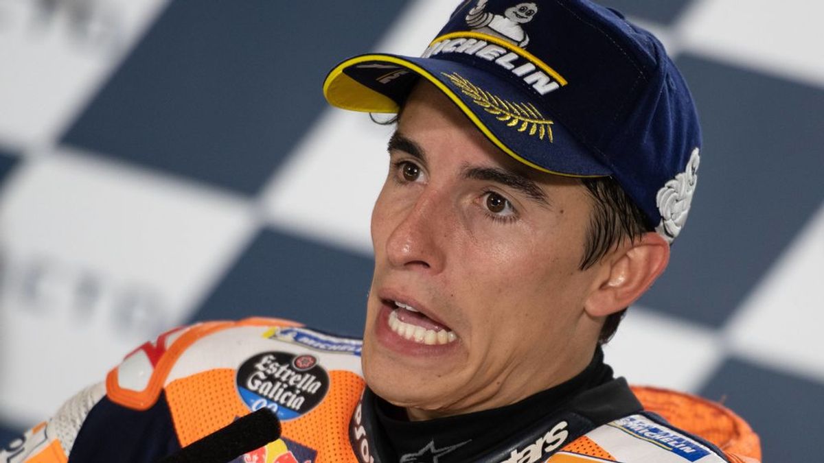 Márquez olvida el pasaporte y tiene que convencer al personal del aeropuerto para viajar: "¡Soy piloto de MotoGP!"