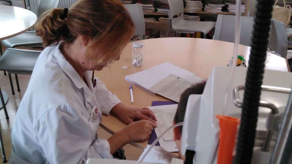 Profesores de hospital: cuando son tus alumnos los que te dan lecciones cada día Profesores de hospital: cuando son tus alumnos los que te dan lecciones cada día
