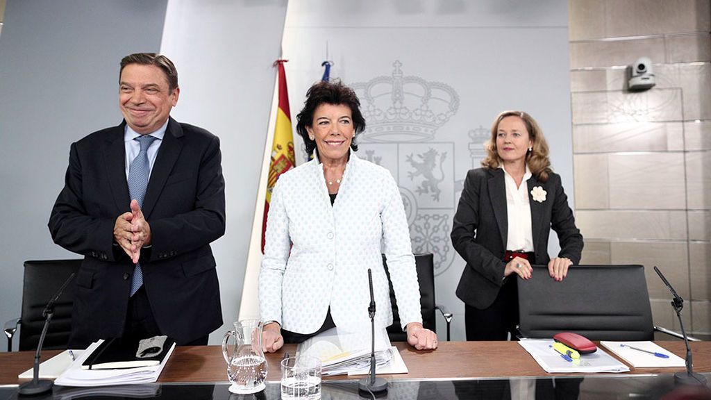 El Gobierno pide al Constitucional que advierta al Parlament que incumple sus sentencias El Gobierno pide al Constitucional que advierta al Parlament que incumple sus sentencias