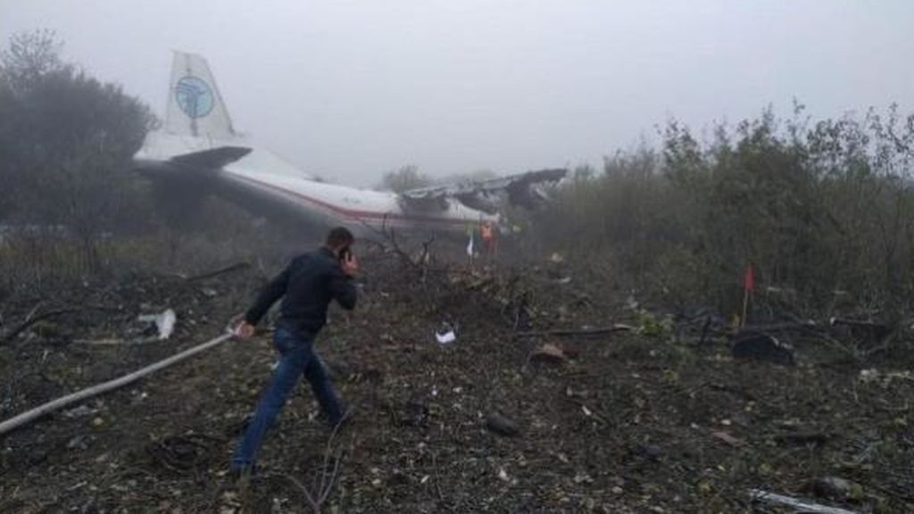 Cinco muertos en un aterrizaje de emergencia en Ucrania de un avión procedente de España