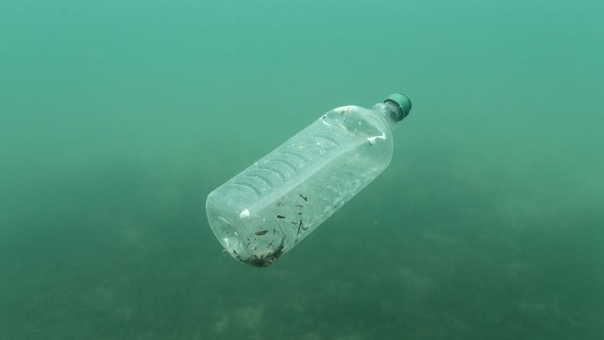Lo estamos haciendo mal: Barcelona es la segunda ciudad que más plástico vierte al Mediterráneo