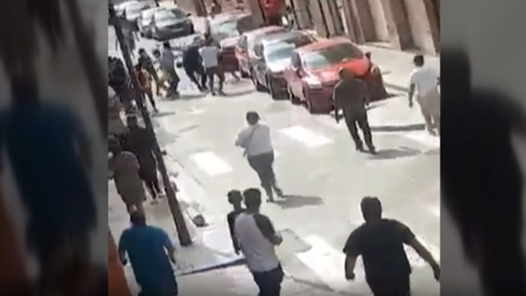Pelea en plena calle con arma blanca en Canovellas, Barcelona: hay tres personas heridas
