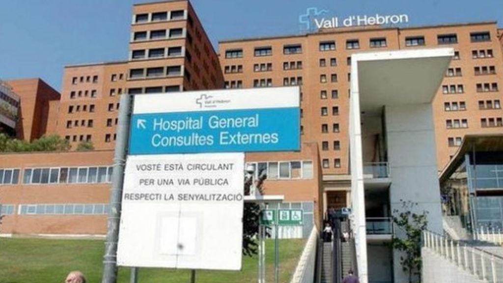 En estado grave un niño de ocho años tras caer de la grada de un campo de fútbol en Barcelona En estado grave un niño de ocho años tras caer de la grada de un campo de fútbol en Barcelona