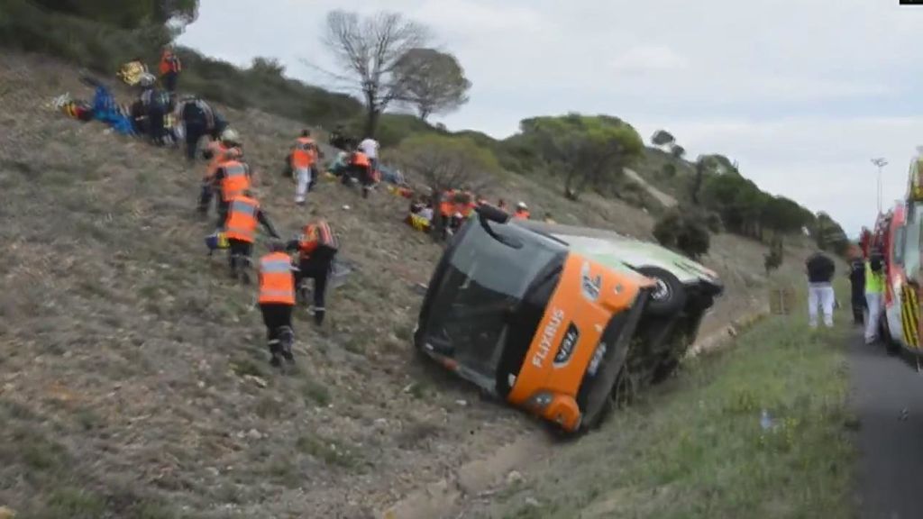 Muere una joven y 17 personas resultan heridas en un accidente de autobús que cubría la ruta Barcelona-Burdeos