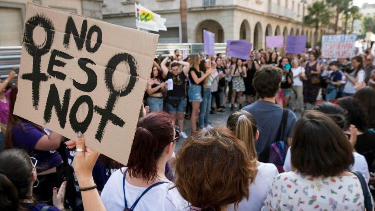 Detenido un joven de 18 años acusado de violar a una adolescente de 14 en la Playa de Palma, Mallorca