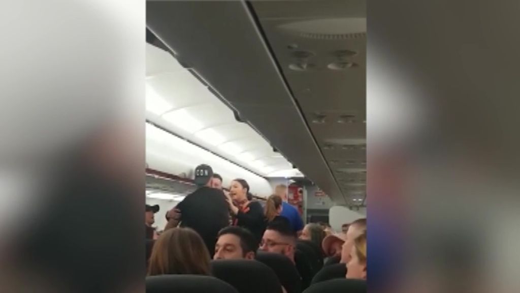 Un vuelo entre Manchester y Tenerife realiza un aterrizaje de emergencia por una trifulca entre pasajeros