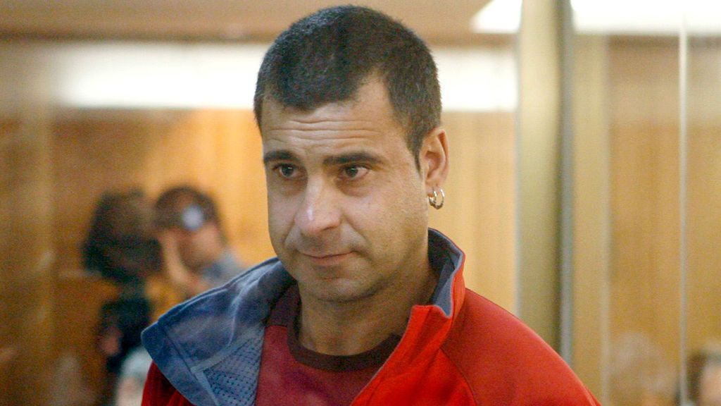 El PP vasco denuncia la exposición del etarra Bienzobas con otra que repasa sus crímenes El PP vasco denuncia la exposición del etarra Bienzobas con otra que repasa sus crímenes