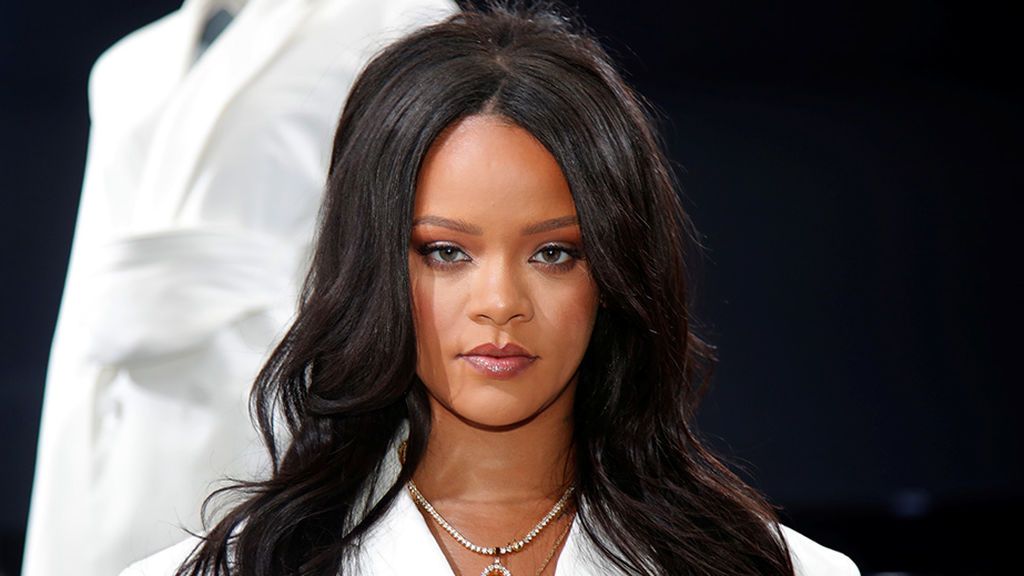 Lo último de Rihanna no es un disco; se puede leer Lo último de Rihanna no es un disco; se puede leer
