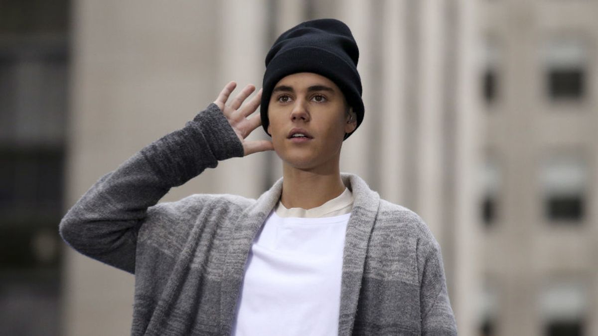 Justin Bieber se enfrenta a los animalistas después de comprar dos gatos exóticos por 35.000 dólares Justin Bieber se enfrenta a los animalistas después de comprar dos gatos exóticos por 35.000 dólares