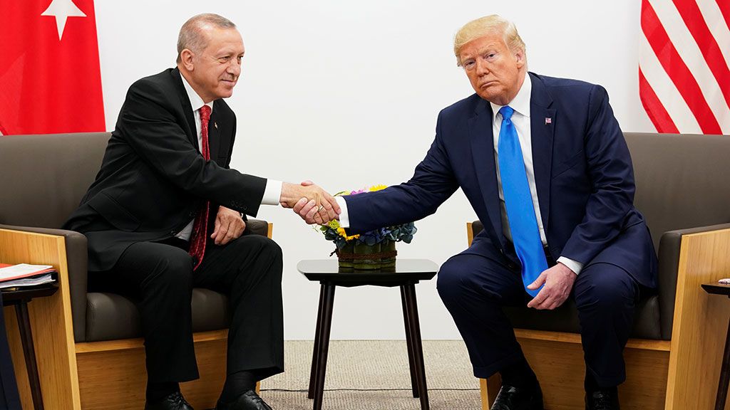 Trump da 'luz verde' a una ofensiva militar de Turquía contra las fuerzas kurdas en Siria Trump da 'luz verde' a una ofensiva militar de Turquía contra las fuerzas kurdas en Siria