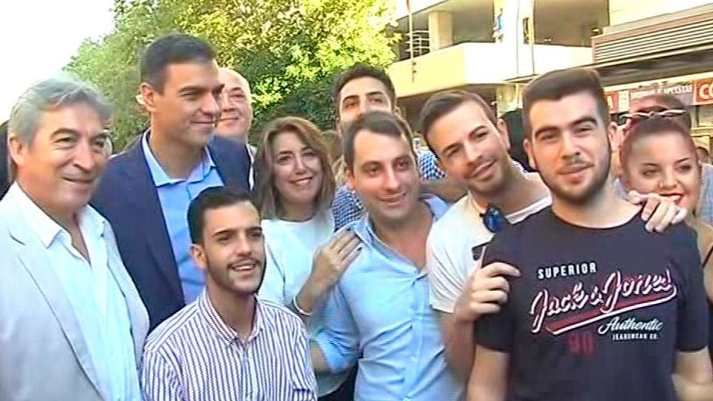 Pedro Sánchez durante su paseo electoral en Andalucía Pedro Sánchez durante su paseo electoral en Andalucía