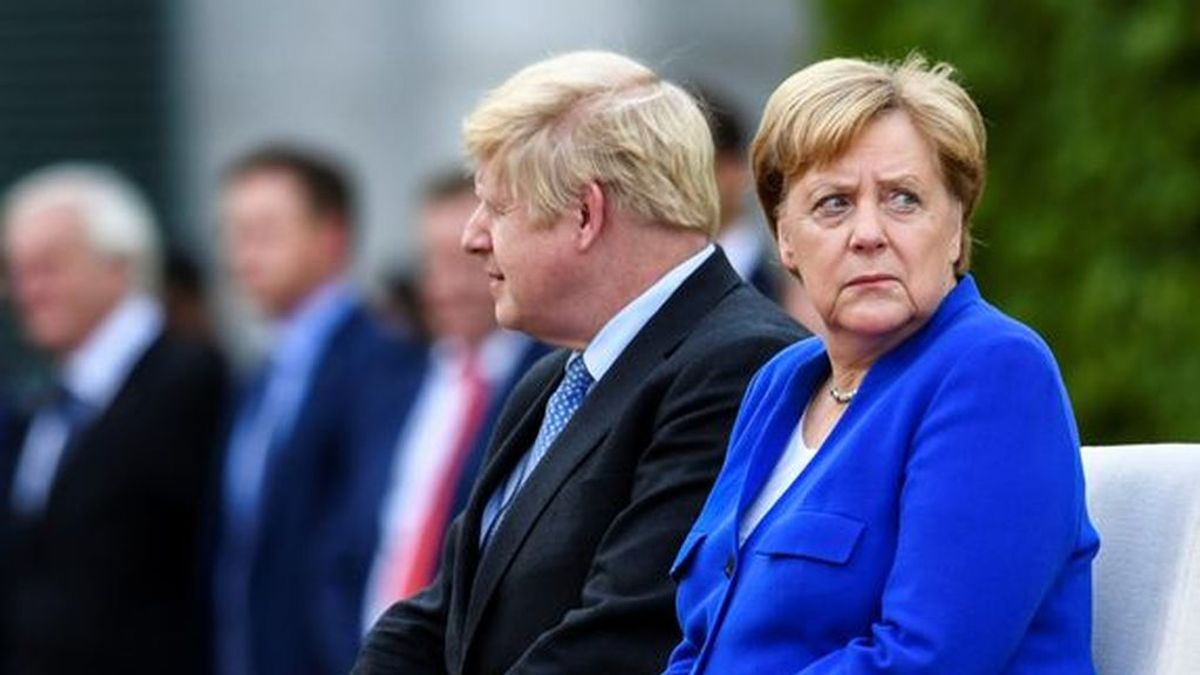 Londres asume que el acuerdo del Brexit es casi "imposible" tras una llamada entre Johnson y Merkel