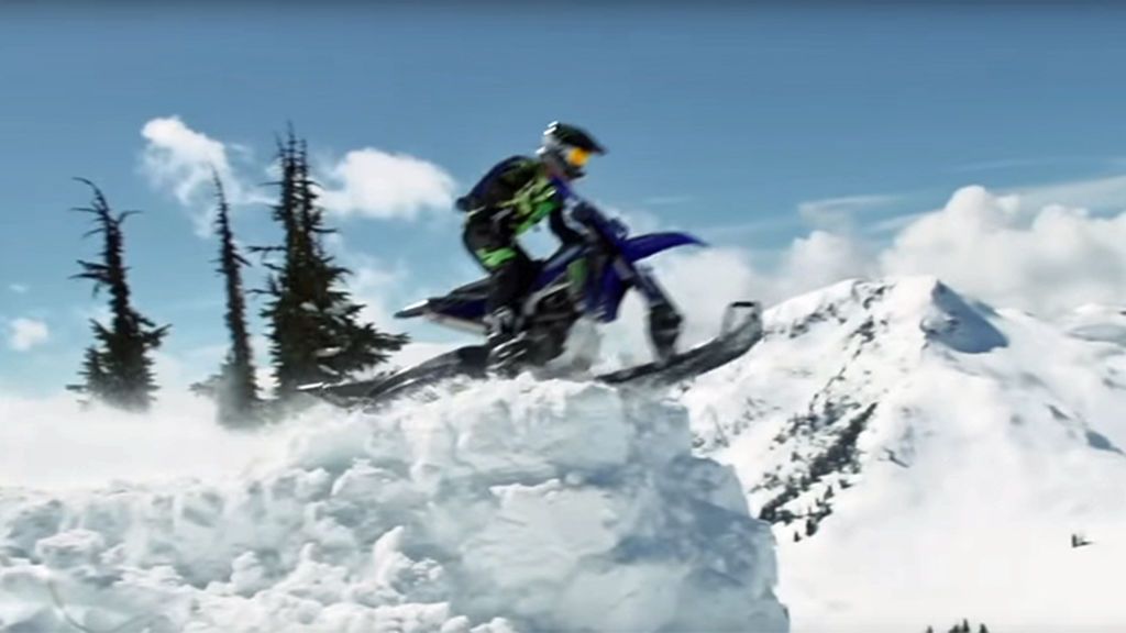 La locura de Cody Matechuck: hace salto base desde un precipicio con una moto de nieve La locura de Cody Matechuck: hace salto base desde un precipicio con una moto de nieve