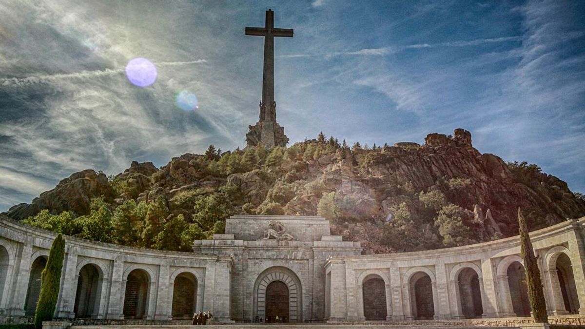 El prior se niega a autorizar la salida de los restos de franco del Valle de los Caidos El prior se niega a autorizar la salida de los restos de franco del Valle de los Caidos