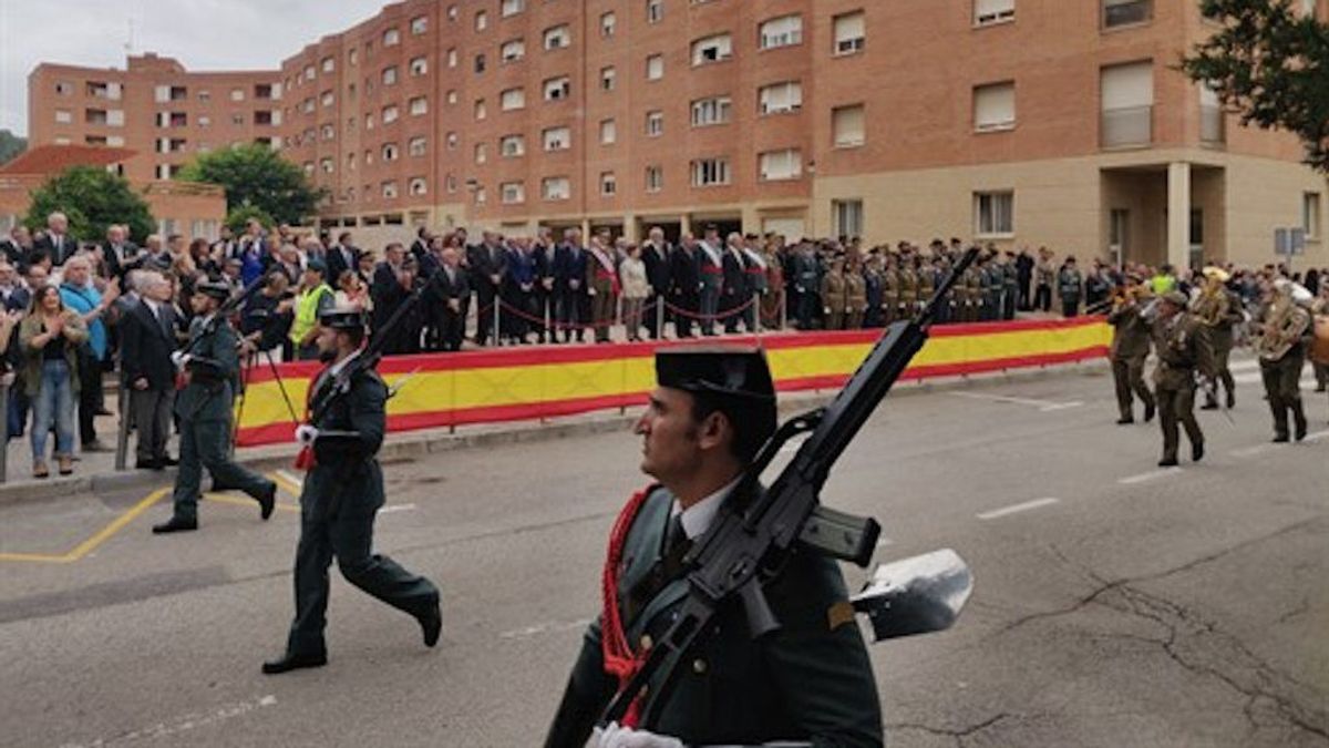 La cúpula de los Mossos abandona el acto de la Guardia Civil ofendidos por un discurso "poco respectuso"