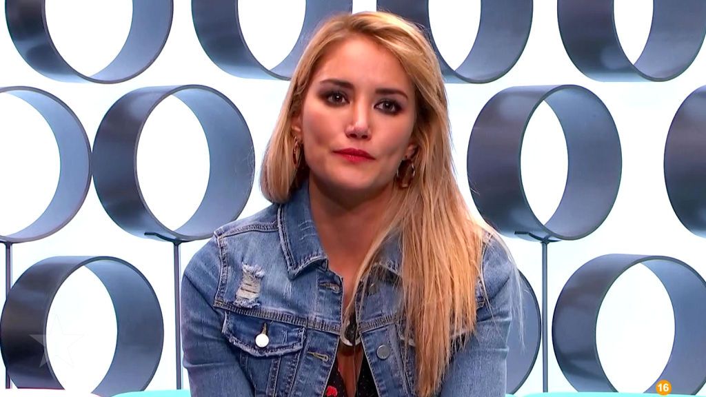Alba en el confesionario