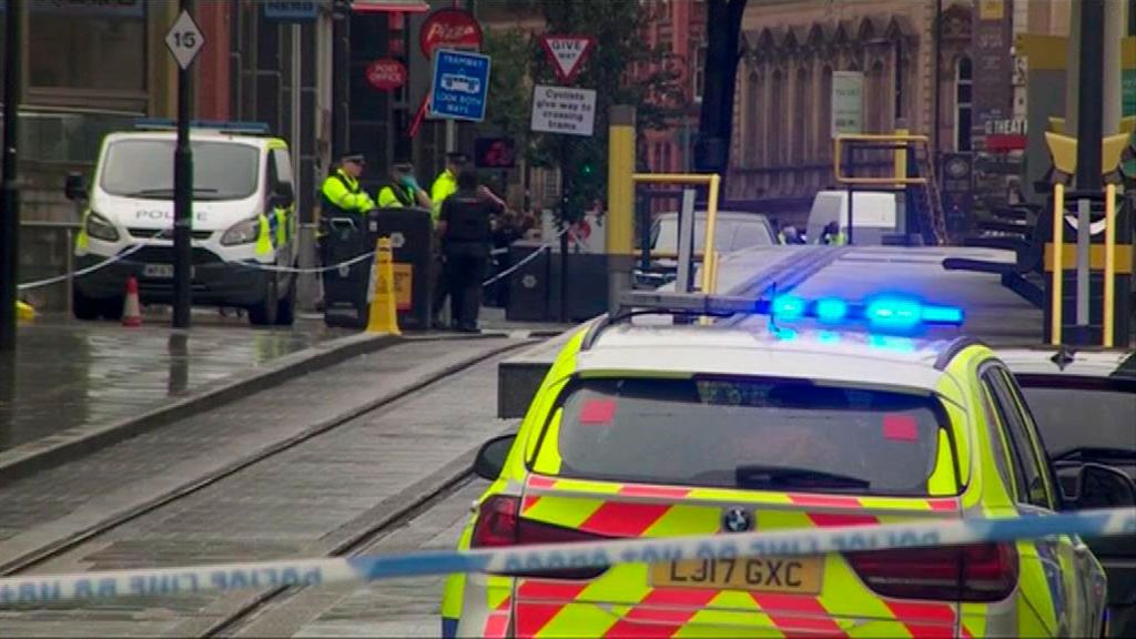 Detenido un hombre tras apuñalar a cuatro personas en Manchester Detenido un hombre tras apuñalar a cuatro personas en Manchester