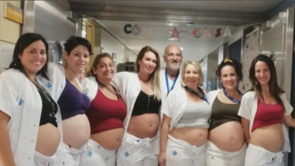 Las siete enfermeras que se han vuelto virales por estar embarazadas a la vez