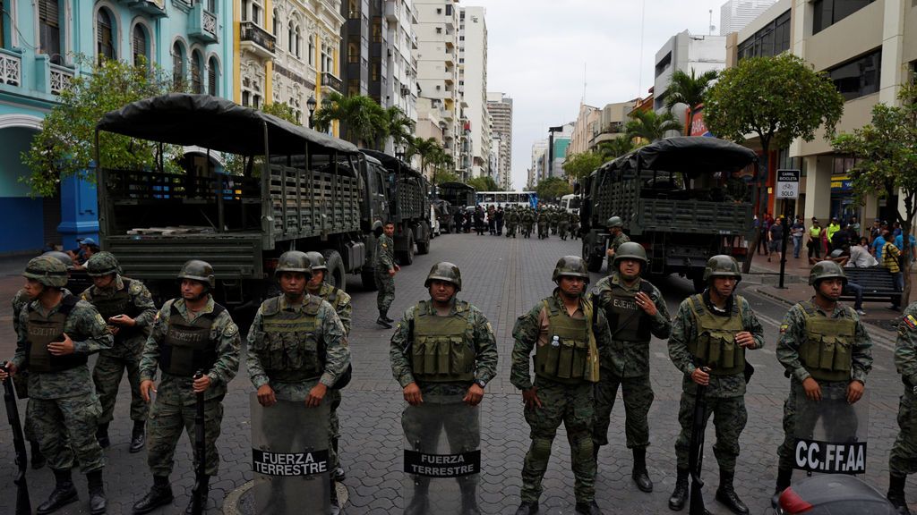El Gobierno de Lenín Moreno reprime con mano dura las protestas en Quito