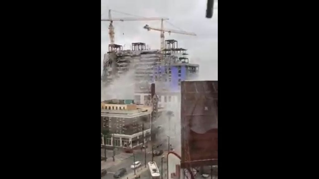 Un muerto y 18 heridos al derrumbarse la fachada de un hotel en construcción en Nueva Orleans