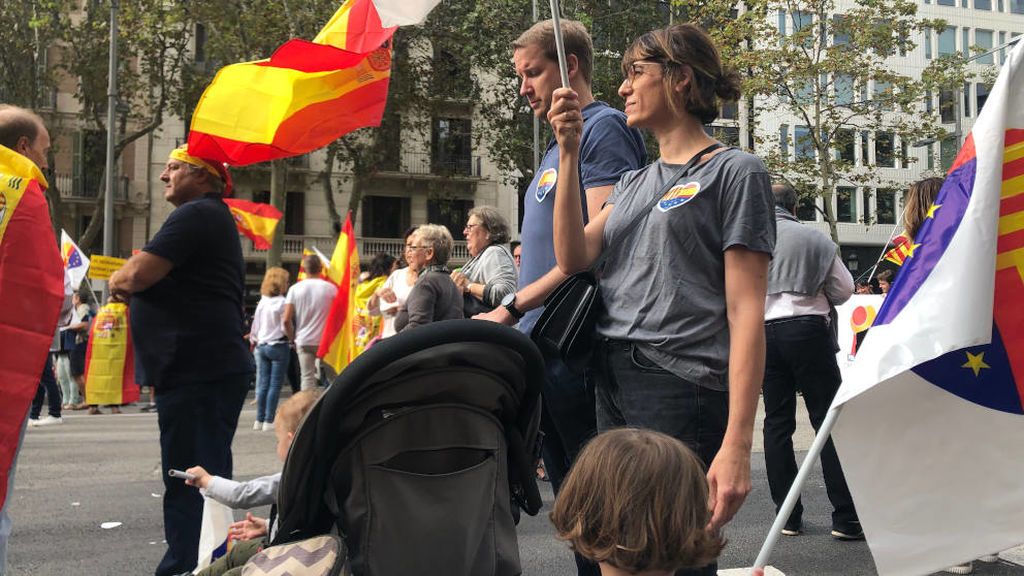 Marina y Jonathan acuden a la marcha en familia