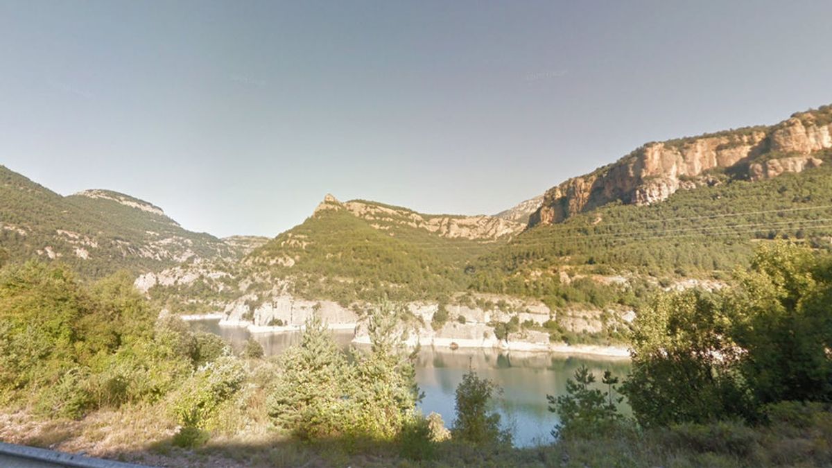 Muere un paracaidista de 35 años al caer al agua en Lleida