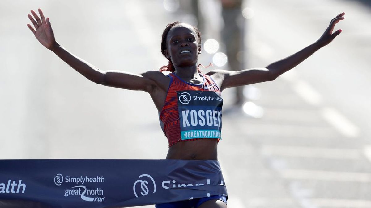Brigid Kosgei bate el récord del mundo femenino de maratón en Chicago Brigid Kosgei bate el récord del mundo femenino de maratón en Chicago