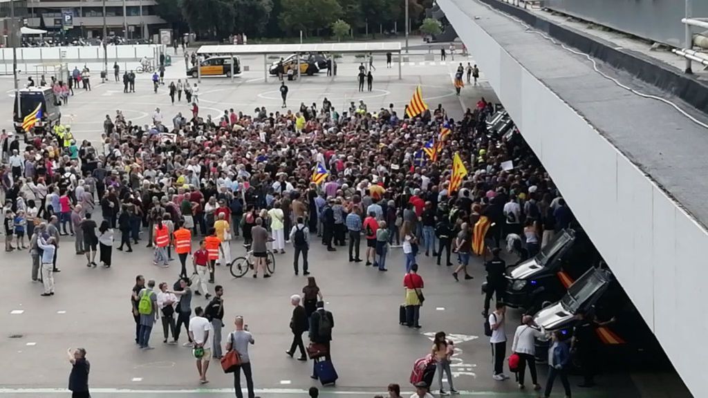 protesta fuera.10