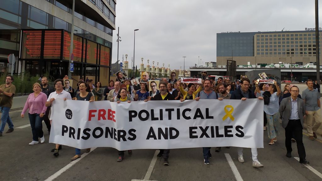 En directo: La reacción en la calles de Cataluña tras la sentencia del procés En directo: La reacción en la calles de Cataluña tras la sentencia del procés