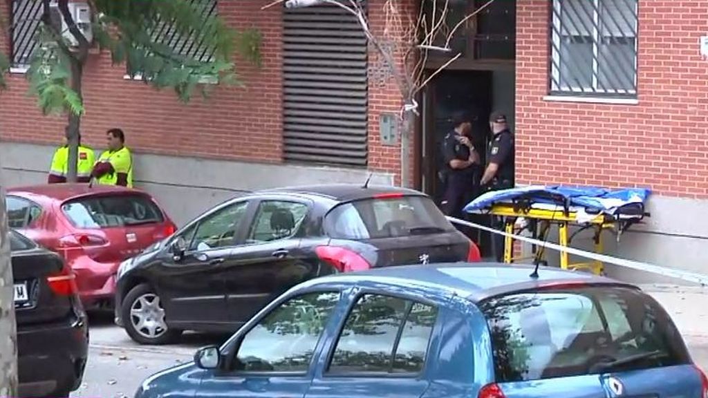 Un hombre armado retiene a su expareja en Leganés tras liberar a los dos hijos de ella