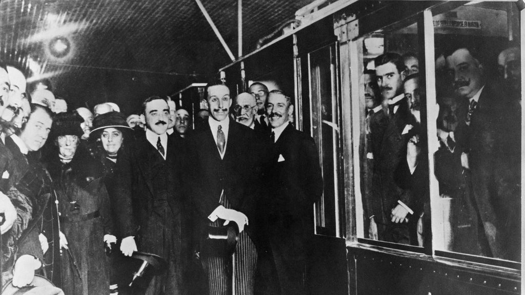 2019 SOC METRO MADRID FOTO ALFONSO XIII CON OJOS