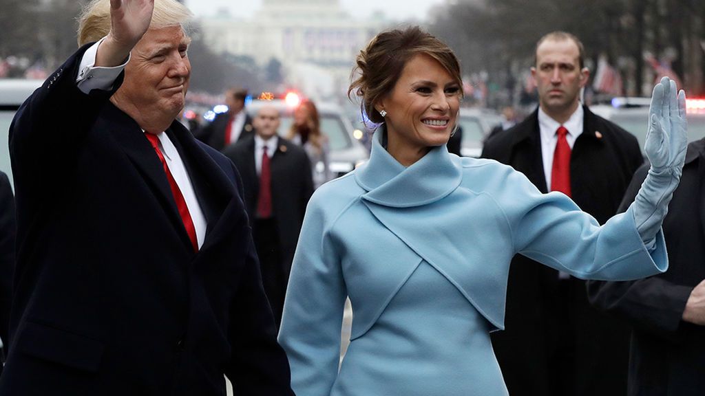 1910014-cul-melania-ralph-lauren