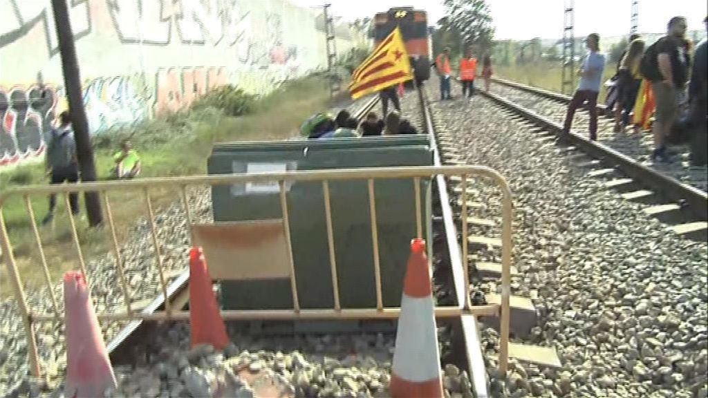 Cortes en el AVE y en carreteras de Cataluña Cortes en el AVE y en carreteras de Cataluña