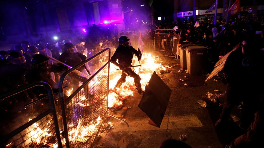 Las calles de Cataluña, un hervidero en el segundo día de protestas independentistas