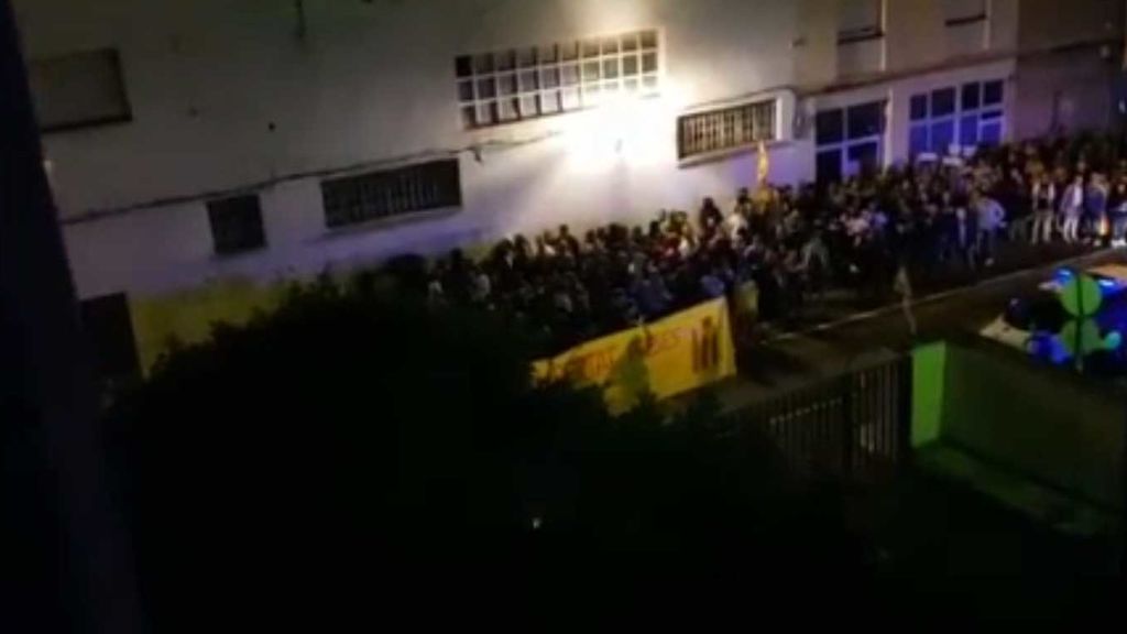 Denuncian el "hostigamiento de los independentistas" a los cuarteles de la Guardia Civil