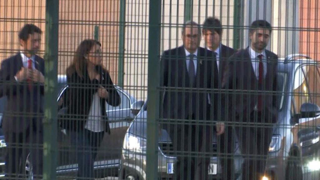Torra y sus consejeros visitan a los presos condenados