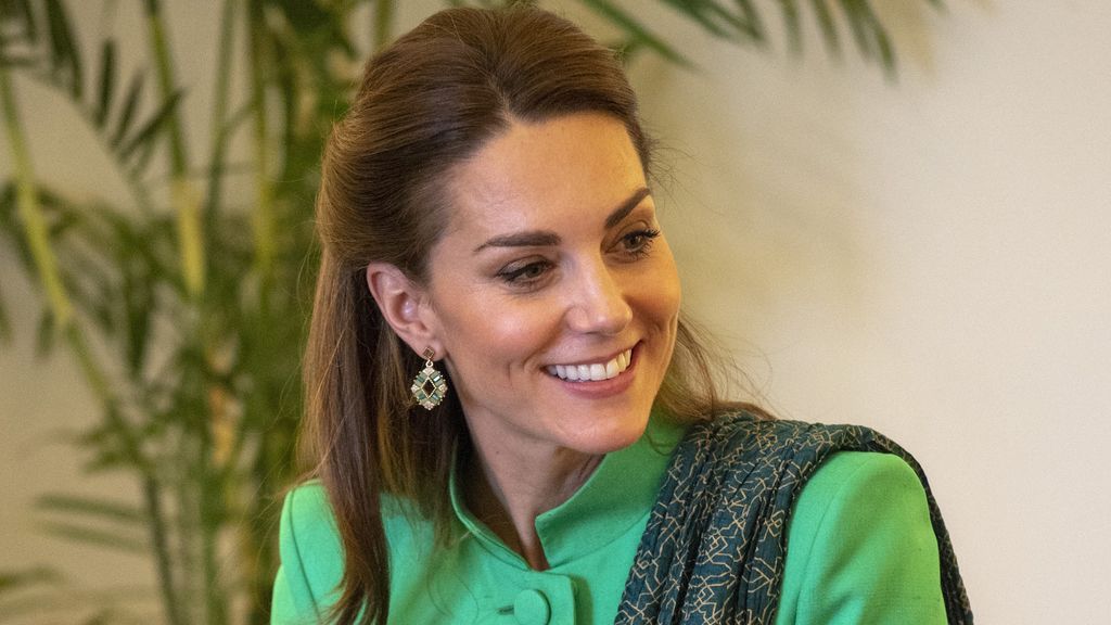 Kate Middleton y sus tres looks estilo 'hindú' en la visita oficial de los duques de Cambridge a Pakistan