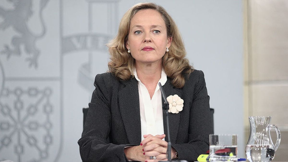 El Gobierno rebaja su previsión de crecimiento al 2,1% El Gobierno rebaja su previsión de crecimiento al 2,1%
