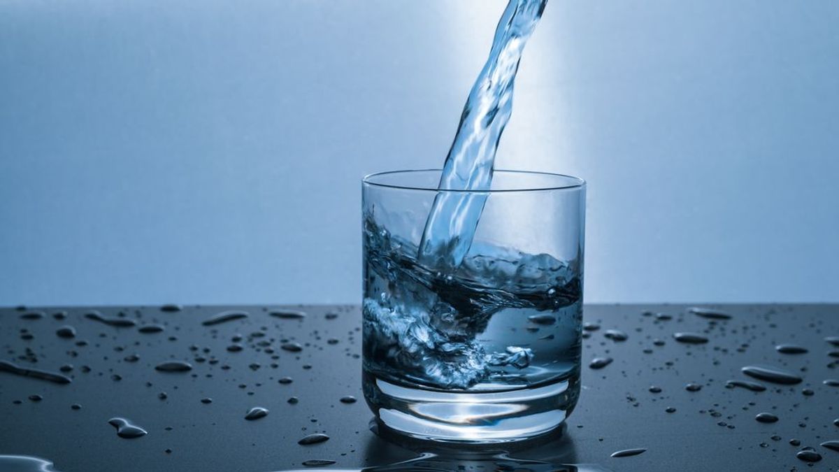 No dejes de beber agua: por qué solo se habla de hidratación en verano cuando en otoño es crucial