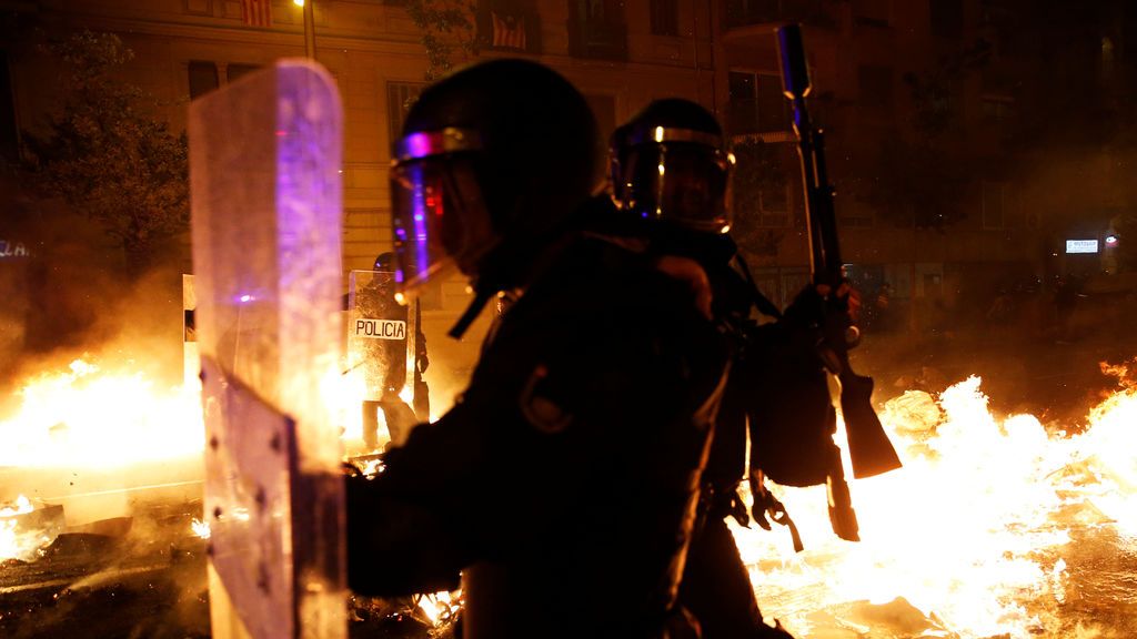 Los CDR toman el relevo del Tsunami Democràtic e incendian Barcelona una noche más