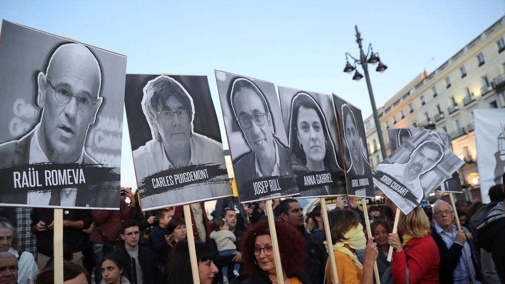 Concentración en la Puerta del Sol en solidaridad con los líderes independentistas condenados por el procés