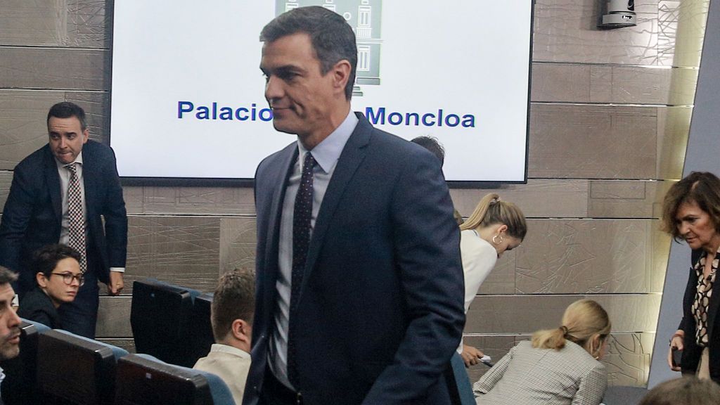 Sánchez convoca a Casado, Rivera e Iglesias en Moncloa por la situación en Cataluña Sánchez convoca a Casado, Rivera e Iglesias en Moncloa por la situación en Cataluña
